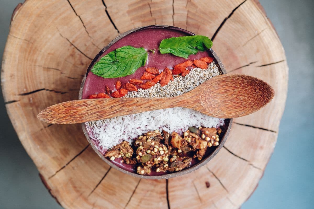 Bol de açaí sin endulzar con semillas